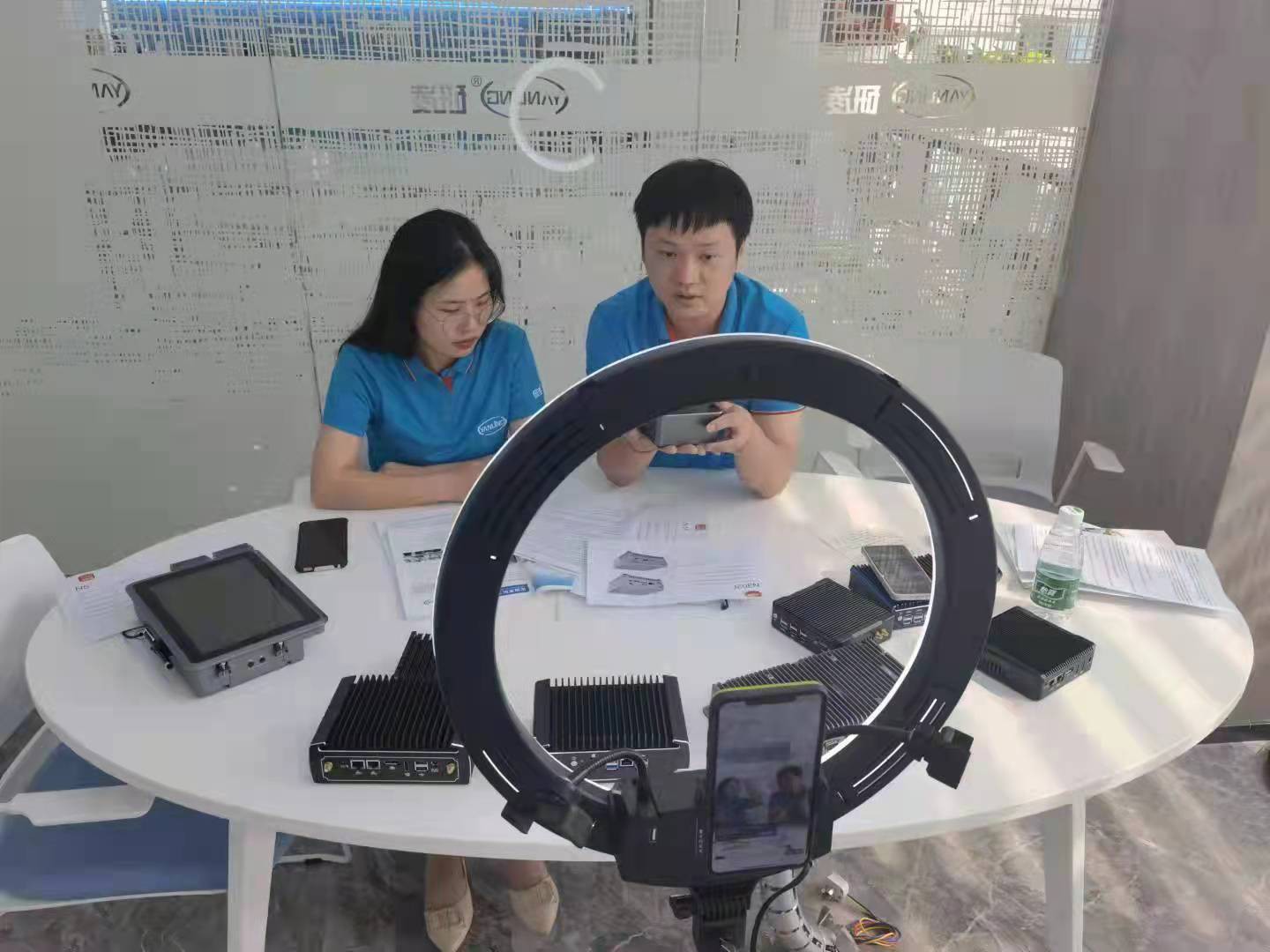 Reklamējiet tiešraidi septembrī